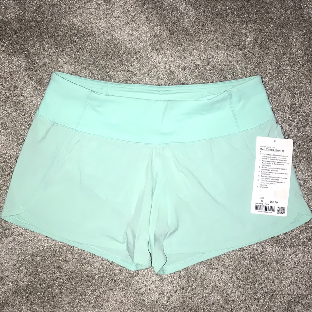 Lulu Lemon sea foam run times short II 4”